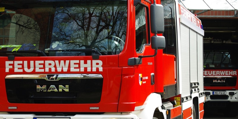 FW Moers: Eine verletzte Person bei Unfall mit Terrassen-Heizstrahler - Foto: presseportal.de