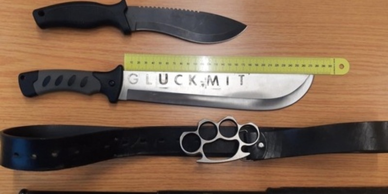 BPOL-FL: Handewitt - Machete, Messer, Schlagring und Schlagstock sichergestellt - Foto: presseportal.de