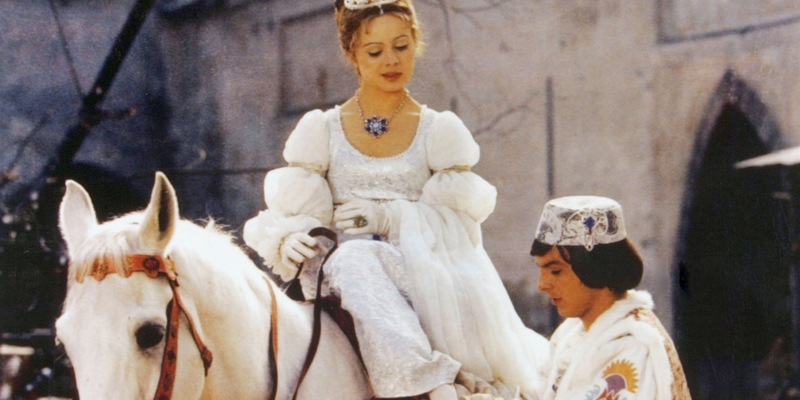 Silvester und Neujahr bei KiKA: Von Drei Haselnüsse für Aschenbrödel bis logo!-Jahresrückblick / Auf allen KiKA-Plattformen abwechslungsreiche Highlights zum Jahreswechsel - Foto: presseportal.de