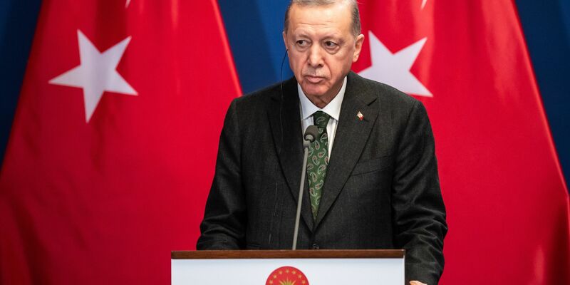 Recep Tayyip Erdogan hat Israels Premier Benjamin Netanjahu scharf angegriffen. - Foto: Marton Monus/dpa