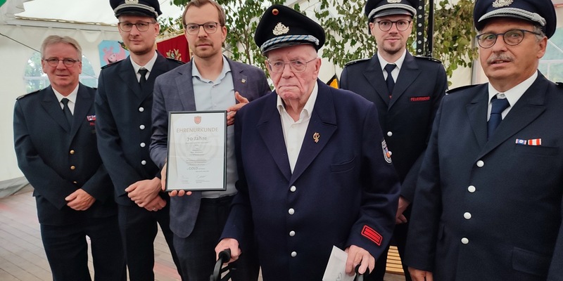 FW-KLE: Seit 70 Jahren bei der Feuerwehr - Foto: presseportal.de
