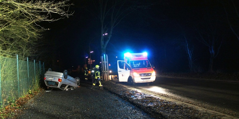 POL-GE: Auto überschlägt sich in Scholven - Foto: presseportal.de