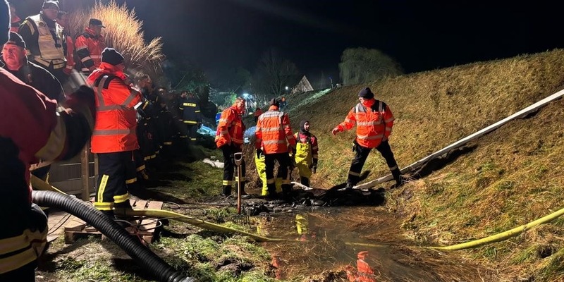 FW-PL: Einsatz der Feuerwehr Plettenberg bei Hochwasser in Hamm - Foto: presseportal.de