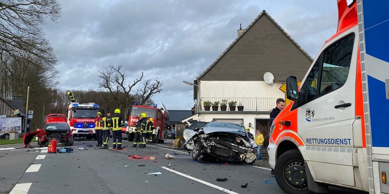 FW Wipperfürth: Verkehrsunfall auf der L284 [TH2] - Foto: presseportal.de