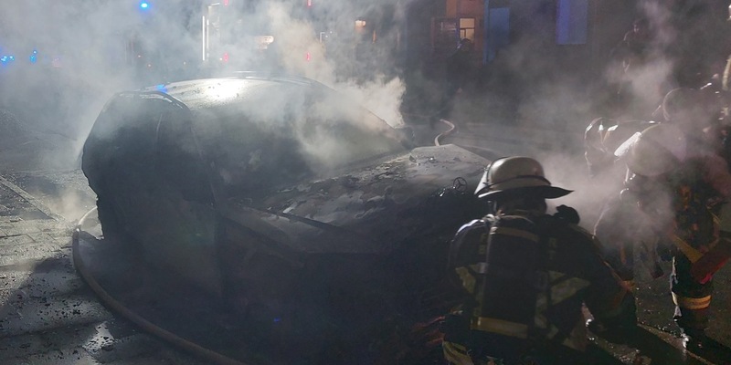 FW Bocholt: Fahrzeugbrand - Foto: presseportal.de