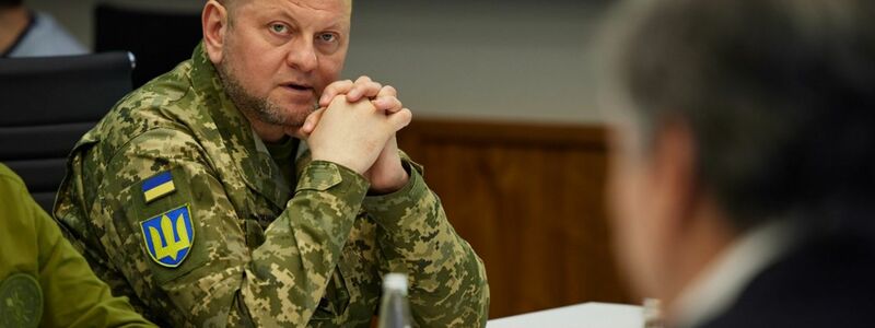 Der Oberkommandierende der Streitkräfte, Walerij Saluschnyj, ist mit Präsident Selenskyj nicht immer einer Meinung. - Foto: ---/Ukrainian Presidency/dpa