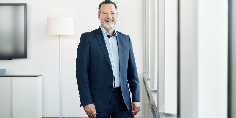 Debeka-Vorstand Ralf Degenhart feiert 25-jähriges Dienstjubiläum - Foto: presseportal.de