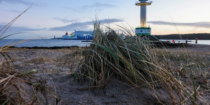Windig und feucht - das ist der Ausblick auf das Wetter in der Silvesternacht. - Foto: Frank Molter/dpa