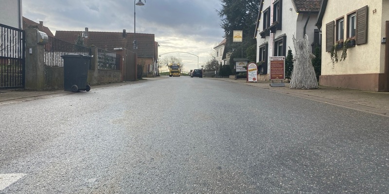 POL-PDLD: Verkehrsbehinderungen durch Ölspur - Foto: presseportal.de