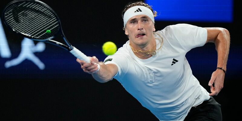 Alexander Zverev hielt das deutsche Team zum Auftakt des United Cups gegen Italien im Spiel. - Foto: Rick Rycroft/AP/dpa