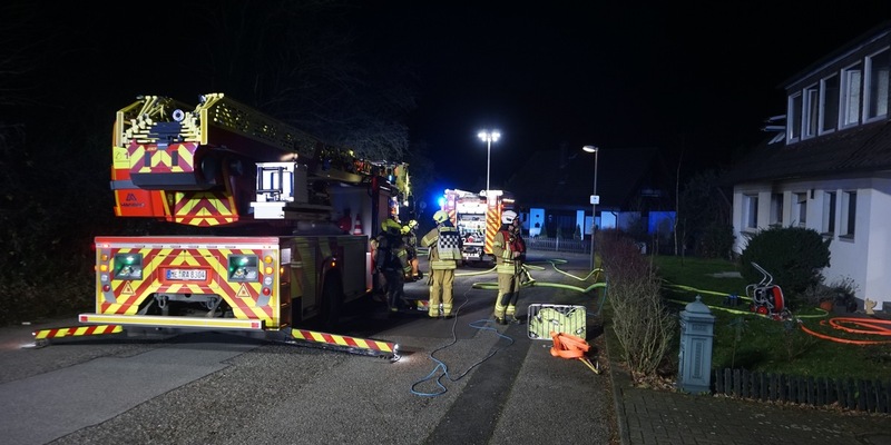 FW Ratingen: Ratingen Voisweg, 23:40 Uhr 30.12.2023 Küchenbrand - Foto: presseportal.de