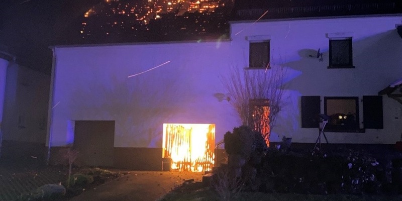 POL-PDTR: Scheunen-/Wohnhausbrand mit Personenschaden in Züsch - Foto: presseportal.de