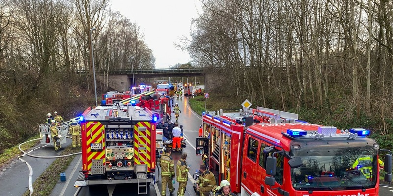 FW Osterholz-Scharm.: Kellerbrand - Feuerwehr rettet 14 Personen - Foto: presseportal.de