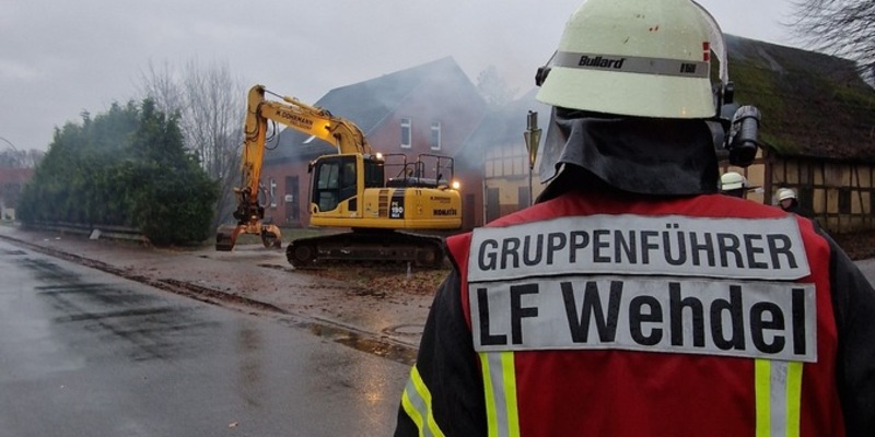 FFW Schiffdorf: Ruhige Silvesternacht - Großfeuer am Morgen - Foto: presseportal.de