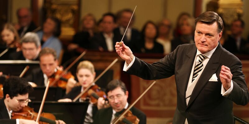 Christian Thielemann bei einer Voraufführung des Neujahrskonzerts 2024 der Wiener Philharmoniker. - Foto: Dieter Nagl/WIENER PHILHARMONIKER/dpa