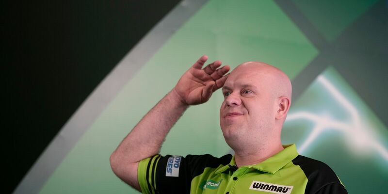 Der Niederländer Michael van Gerwen beim zum Viertelfinalspiel im Ally Pally in London. - Foto: Kin Cheung/AP