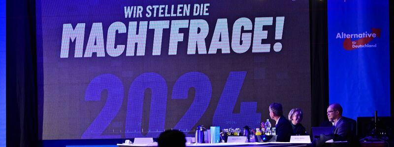 «Wir stellen die Machtfrage! 2024», hieß es im November beim Landesparteitag der AfD in Thüringen. - Foto: Martin Schutt/dpa