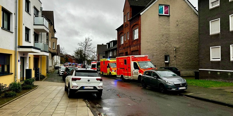 FW-RE: Wohnungsbrand - zwei verletzte Personen - Massenanfall von Verletzten ausgelöst - Foto: presseportal.de