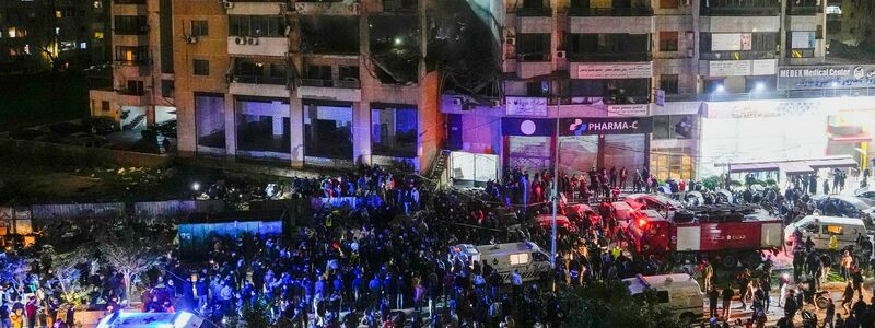 In der libanesischen Hauptstadt Beirut gab es am Abend eine Explosion. - Foto: Hassan Ammar/AP/dpa