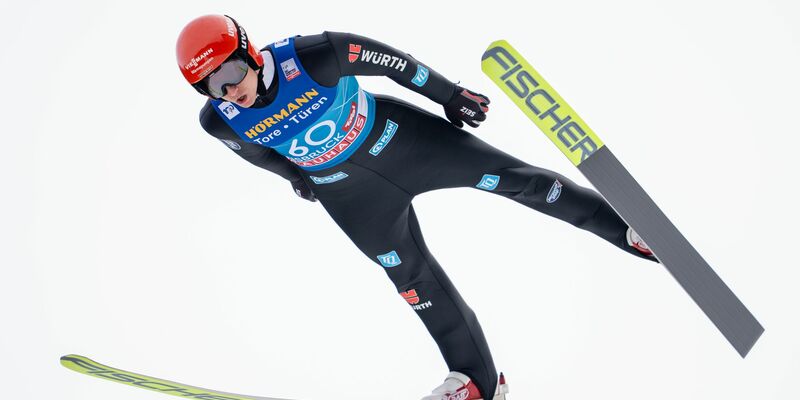 In der Tournee-Gesamtwertung liegt Karl Geiger auf dem 14. Rang. - Foto: Georg Hochmuth/APA/dpa