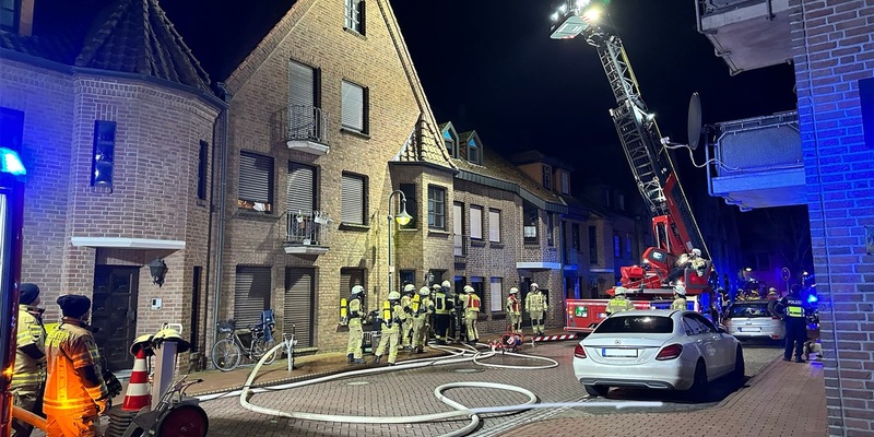 FF Goch: 5 Verletzte bei Wohnungsbrand - Foto: presseportal.de