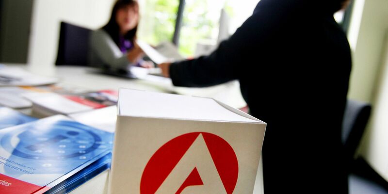 Die Arbeitslosigkeit ist zum Jahresende leicht gestiegen. - Foto: Oliver Berg/dpa