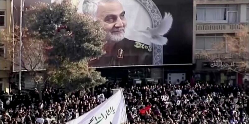 Trauerfeier für den getöteten iranischen General Ghassem Soleimani in Kerman im Januar 2020. - Foto: Uncredited/Iran Press/AP/dpa