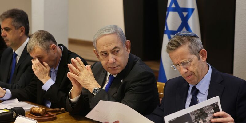 Ein weiteres Urteil des Obersten Gerichts in Tel Aviv durchkreuzt die Pläne des israelischen Premierministers Benjamin Netanjahu und seines Kabinetts. - Foto: Menahem Kahana/Pool AFP/AP/dpa