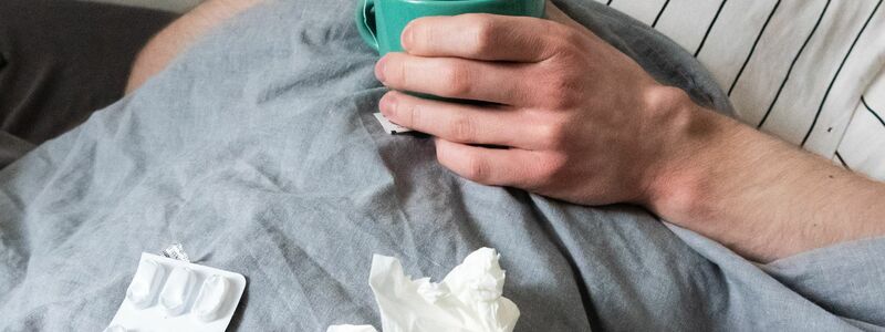 Eine Grippe kann Folgen nach sich ziehen. (Illustration) - Foto: Philip Dulian/dpa