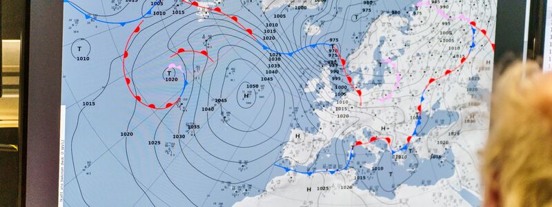 Der Deutsche Wetterdienst (DWD) nutzt KI für komplexe Vorhersagemodelle. (Archivbild) - Foto: Andreas Arnold/dpa