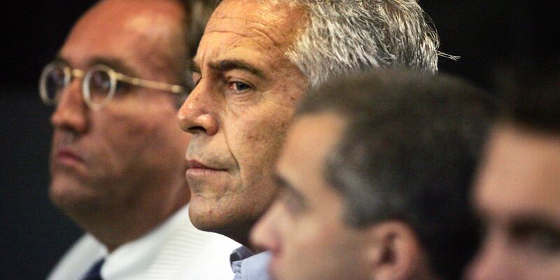 In Zusammenhang mit Missbrauchsvorwürfen gegen Jeffrey Epstein wurden neue Dokumente veröffentlicht. - Foto: Uma Sanghvi/The Palm Beach Post/AP/dpa