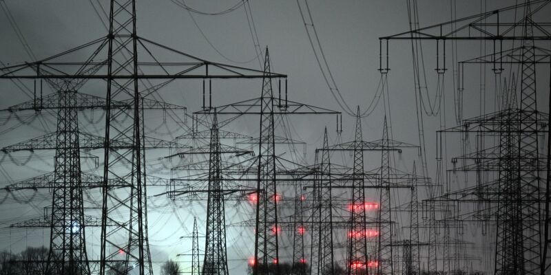 Die nationalen Zertifikate sind teurer geworden. 2024 kosten sie 45 Euro je Tonne. 2025 soll der Preis dann auf 55 Euro steigen. - Foto: Federico Gambarini/dpa