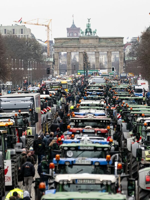 Mit Einer Ganzen Aktionswoche Wollen Die Landwirte Ihrer Kritik An Der ...