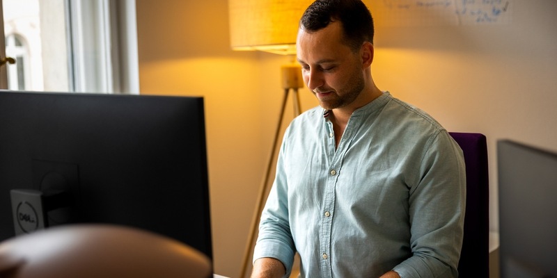 Wettbewerbsdruck in der B2B-Branche - Maximilian Karpf verrät, wie sich Unternehmen von der Konkurrenz abheben - Foto: presseportal.de