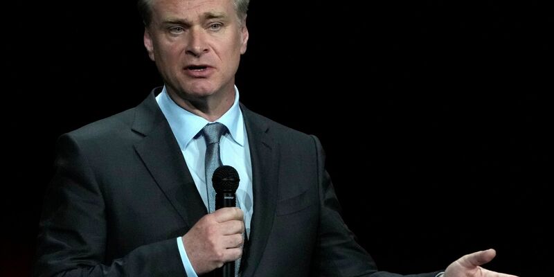 Der britische Regisseur Christopher Nolan wurde beim Training kalt erwischt. - Foto: Chris Pizzello/Invision via AP/dpa