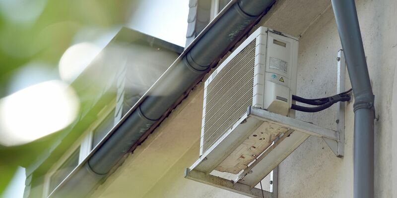 Die Gase aus Kühlschränken oder Klimaanlagen werden erst schädlich, wenn sie freigesetzt werden. - Foto: Caroline SeidSeidel-Dißmannel/dpa