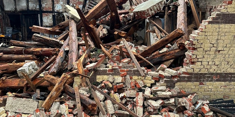 FFW Schiffdorf: Scheunenbrand Neujahrsmorgen: Erneut muss die Feuerwehr anrücken - Foto: presseportal.de