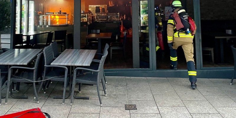 FW Stuttgart: Brennende Fritteuse in Gaststätte - Foto: presseportal.de