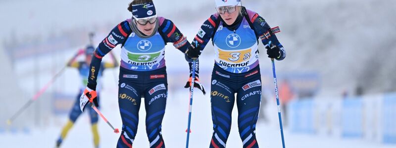 Das französische Team um Justine Braisaz-Bouchet (l) gewann die Staffel in Oberhof. - Foto: Martin Schutt/dpa