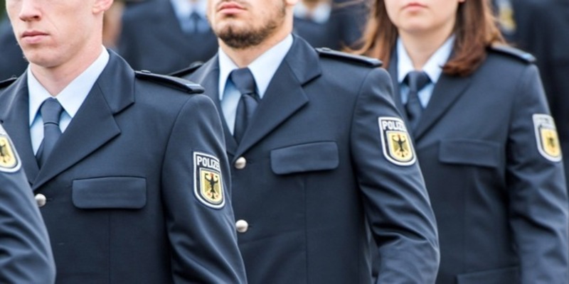 BPOLI EF: Einstellungsberatung durch die Bundespolizei im Berufsinformationszentrum in Gera - Foto: presseportal.de