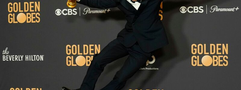 Mark Ruffalo freut sich über seinen Golden Globe Award. - Foto: Chris Pizzello/Invision/AP/dpa