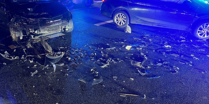 POL-ME: Kollision mit Gegenverkehr - ein Schwerverletzter und hoher Sachschaden - Velbert - 2401034 - Foto: presseportal.de