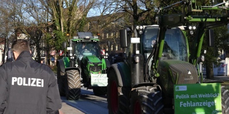 POL-OS: Friedlicher Verlauf der Landwirte-Protestaktionen in der Polizeidirektion Osnabrück - Foto: presseportal.de