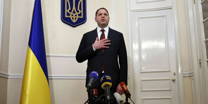 Wirft Moskau systematische Deportation und Umsiedlung ukrainischer Kinder vor: Andrij Jermak. - Foto: Thomas Coex/AFP/dpa