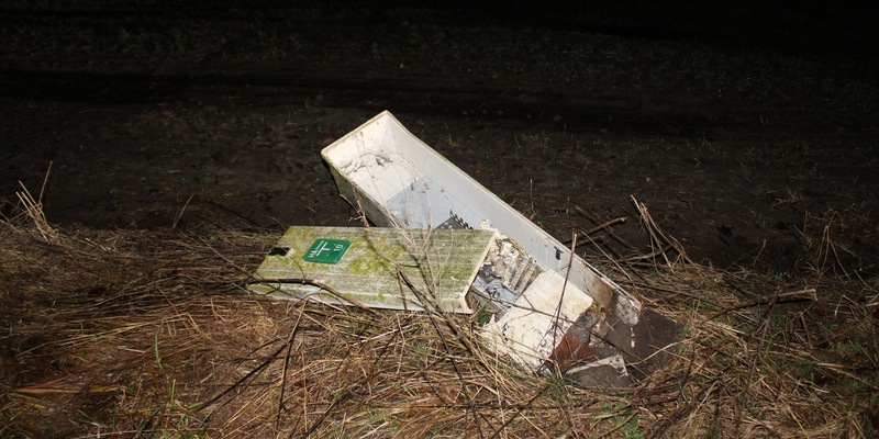 POL-MI: Lkw fährt Verteilerkasten um und flüchtet - Foto: presseportal.de