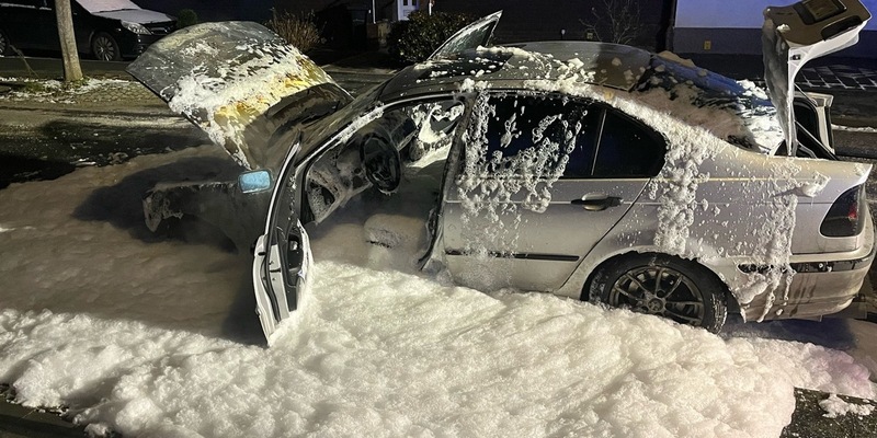POL-AC: Polizei ermittelt nach PKW-Brand - Wer hat etwas beobachtet? - Foto: presseportal.de