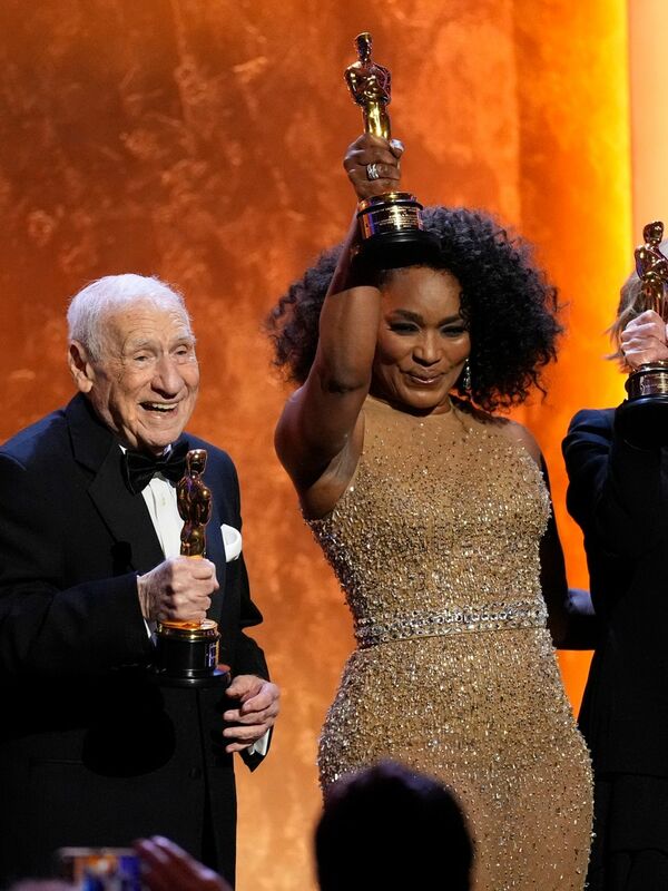 Vorgeschmack Auf Die Oscars Zur Vergabe Der Ehren Oscars An Angela Bassett Und Mel Brooks Hat Sich 