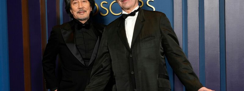 Koji Yakusho und Wim Wenders haben zusammen den Film «Perfect Days» gedreht. - Foto: Chris Pizzello/Invision/AP/dpa