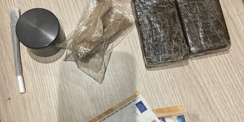 BPOL-FL: Elmshorn - Tatverdächtiger aufgrund Fahndungsbilder ermittelt; Drogen sichergestellt - Foto: presseportal.de