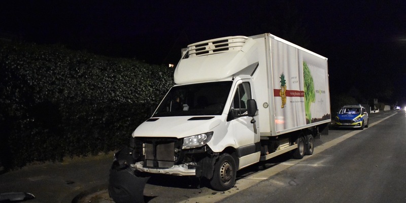 POL-MG: Verkehrsunfallflucht Kaldenkirchener Straße: Fahrerin oder Fahrer eines silberfarbenen Mercedes-Kombi gesucht - Foto: presseportal.de